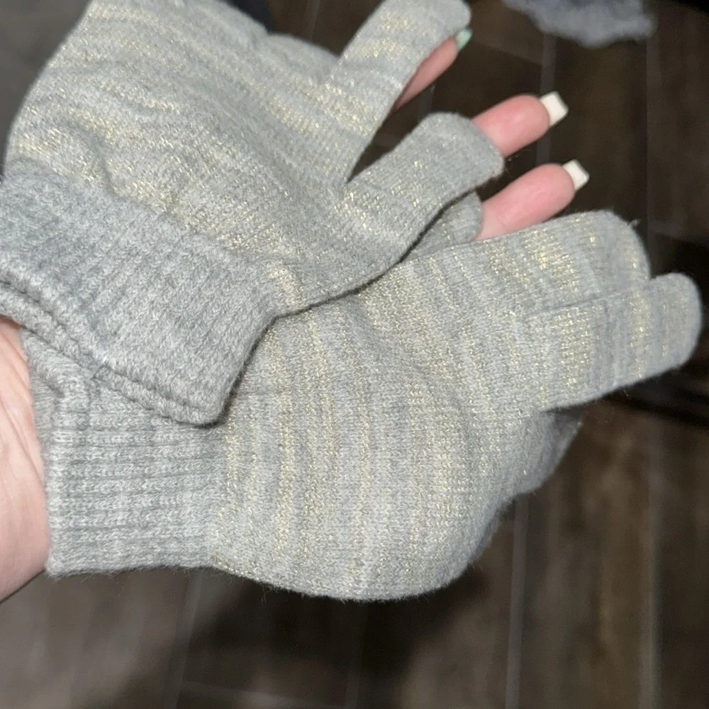 Bebe silver gloves NWOT